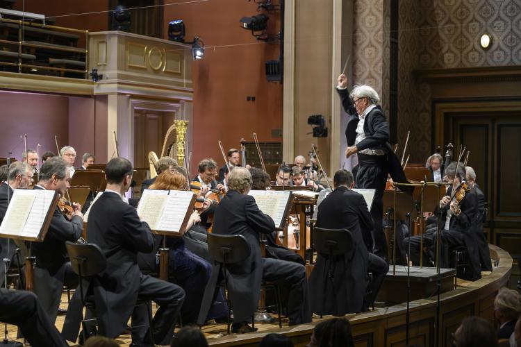Dvořákova Praha 2020 - Petr Altrichter a Česká filharmonie
