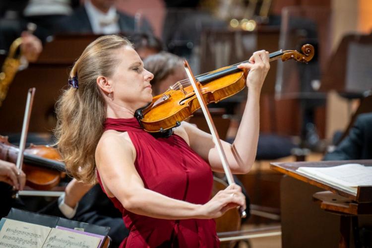 Dvořákova Praha 2024 - koncert 7/9/2024 - Česká filharmonie, J. Hrůša, J. Fischer, L. Vasilek, C. Winters, B. Adamova, D. Butt Philip, B. Sherratt, Ch. Schmitt