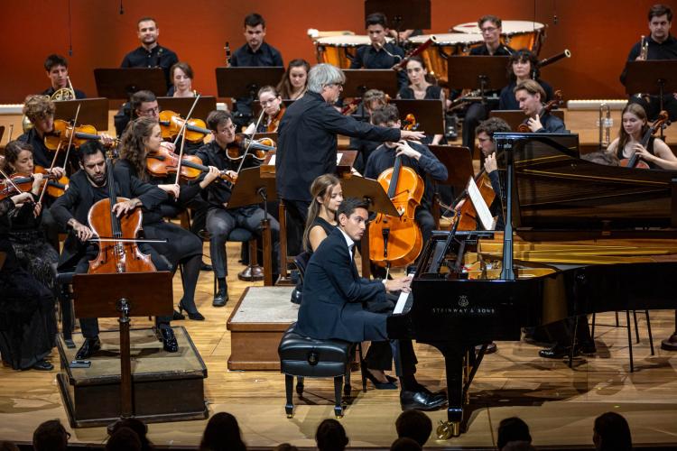 Dvořákova Praha 2024 - Závěrečný koncert 24/9/2024 - Česká studentská filharmonie, I. Metzmacher, A. Conunova, P. Ferrández, D. Shishkin