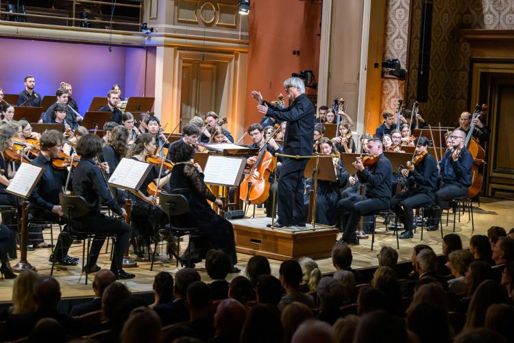 Dvořákova Praha 2024 - Závěrečný koncert 24/9/2024 - Česká studentská filharmonie, I. Metzmacher, A. Conunova, P. Ferrández, D. Shishkin